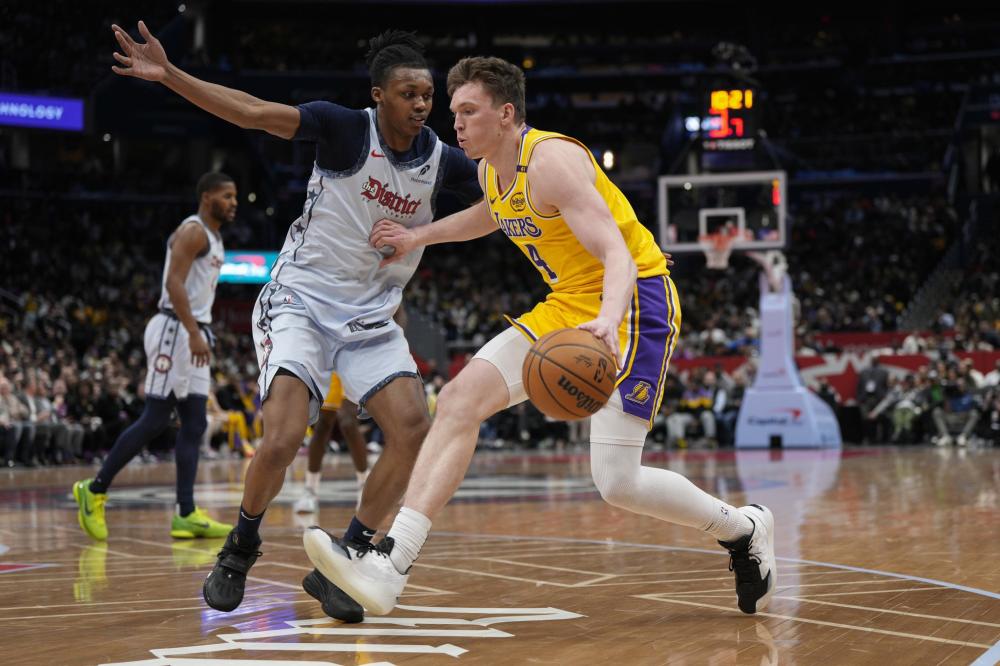 转会市场中 转会市场中